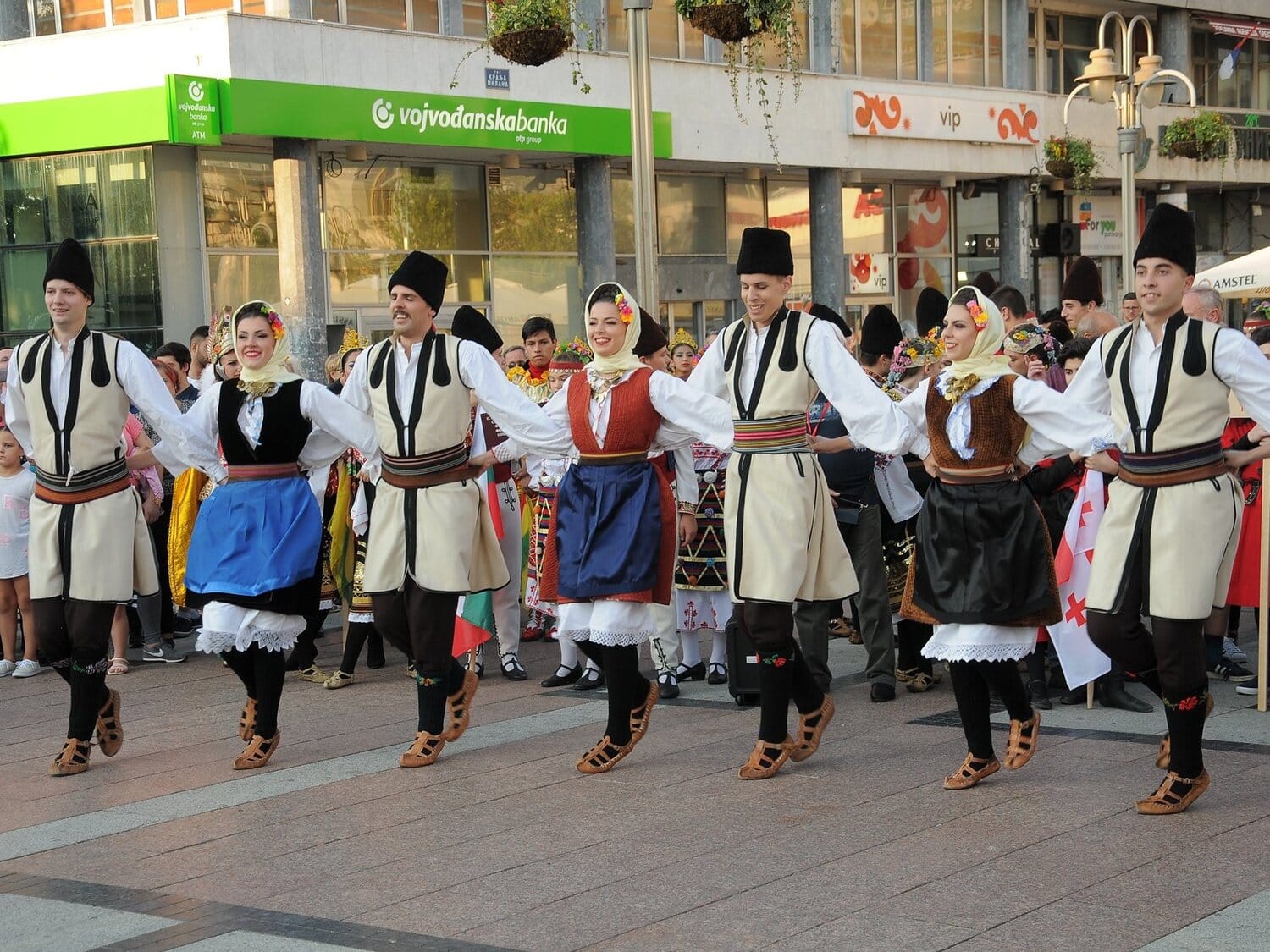 Kolo foto Ansambl Oro