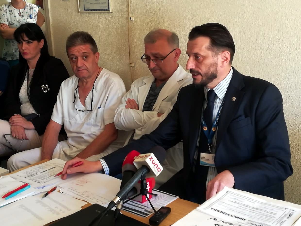 Tehnicar lekar i Radovanovic foto JV