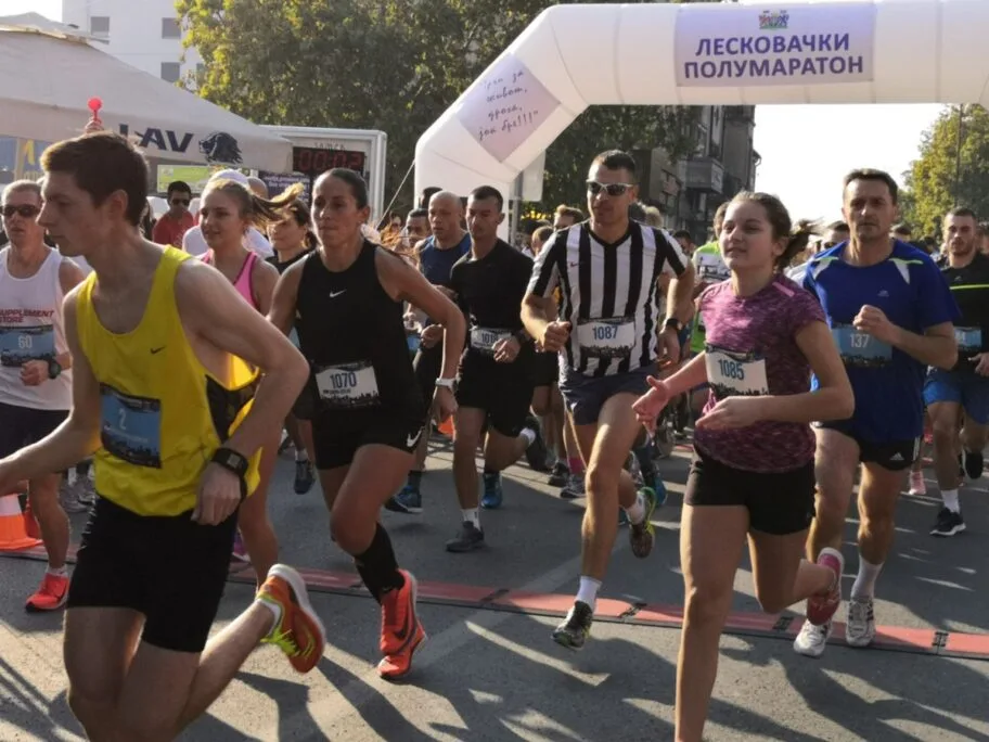 Vranjski trkač i Skopljanka pobednici 20. "Leskovačkog polumaratona" 4 Leskovacki polumaraton 2 2019 foto AK Dubocica