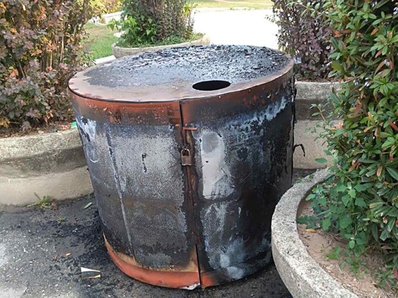Izgoreli kontejner i kanta kod Čaira 6 Izgoreli kontejner JKP Mediana FB