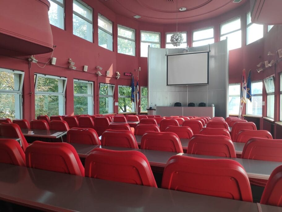 prazna skupstina fotojv