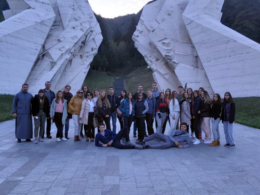 Ucenici Nis Nevesinje foto privatna arhiva