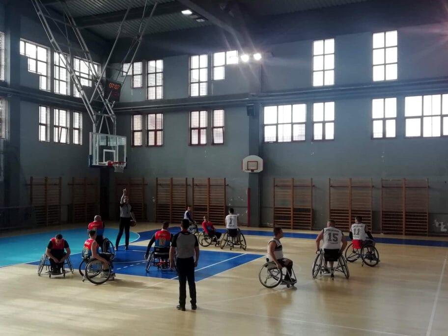 Turir u kosarci u kolicima Nis novembar 2019 foto Natalija Stojanovic