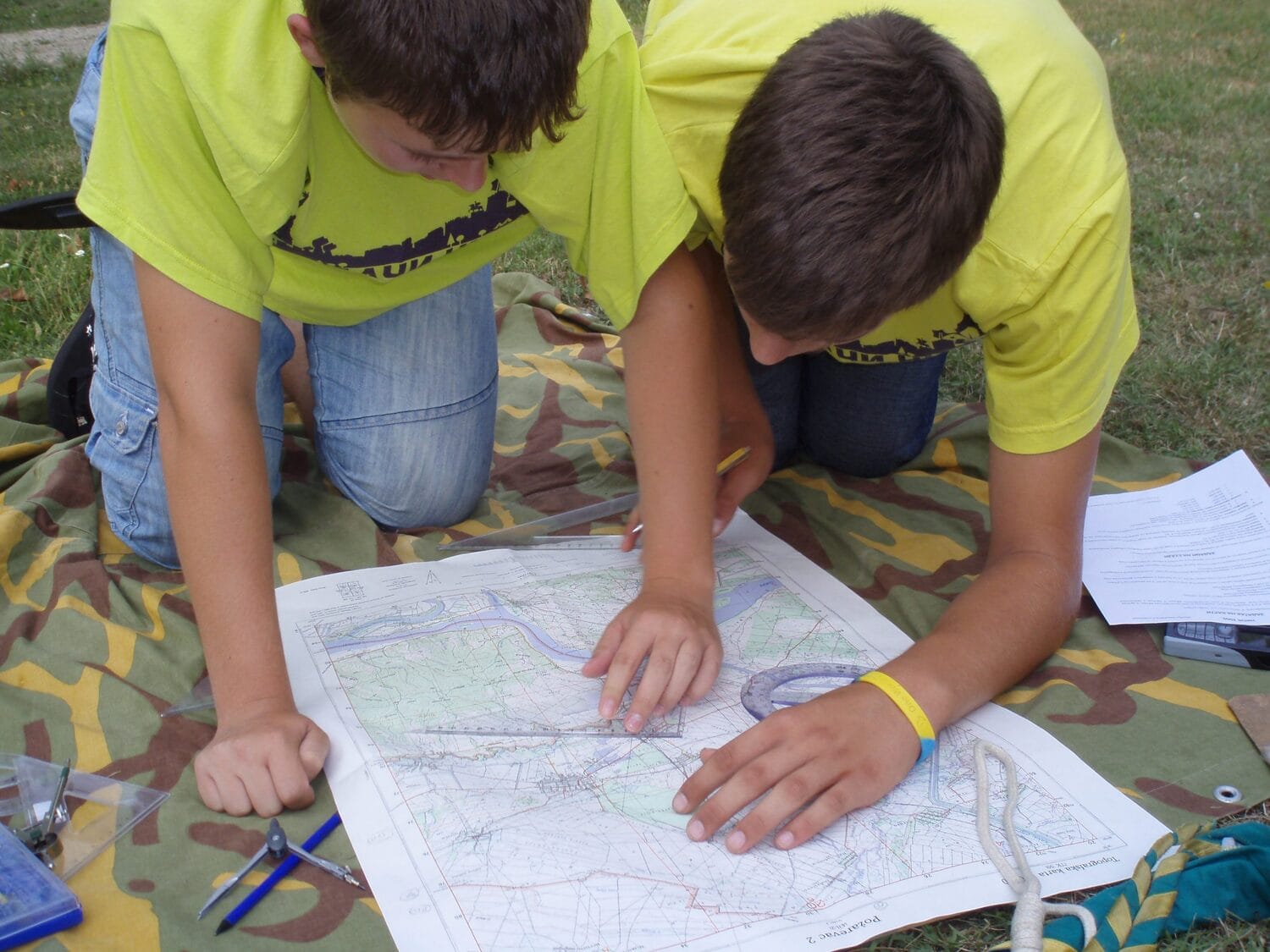 Izvidjaci karta foto Odred izvidjaca Vozd Karadjordje scaled