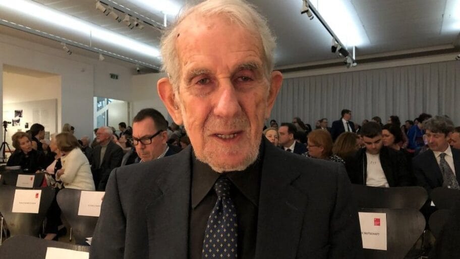 109550635 1dec5bb5 ee53 4e1f b24a 5b3c431e54eb