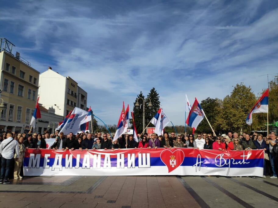 Podrska Vucicu SNS5 foto JV J A jpg