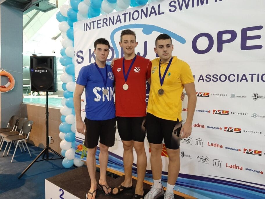 Sa jakog plivačkog mitinga u Skoplju niški plivači doneli 9 medalja 16 Plivaci PK Sveti Nikola Skoplje open foto PK Sveti Nikola