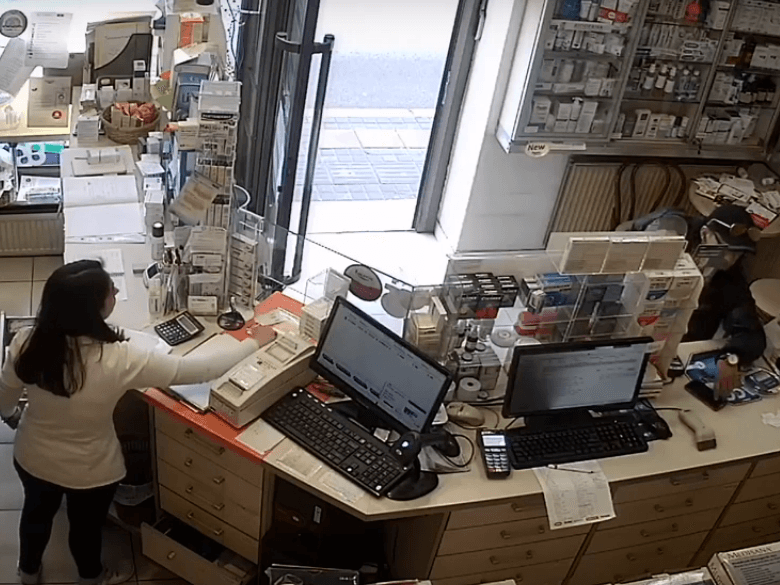 Apotekarki iz Niša ukrali telefon na radnom mestu, njen suprug traži lopova preko društvenih mreža 18 kradja printskrin