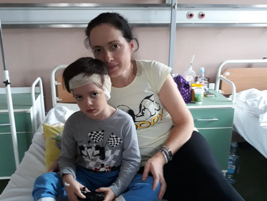 Djordje sa majkom Danijelom Trajkovic