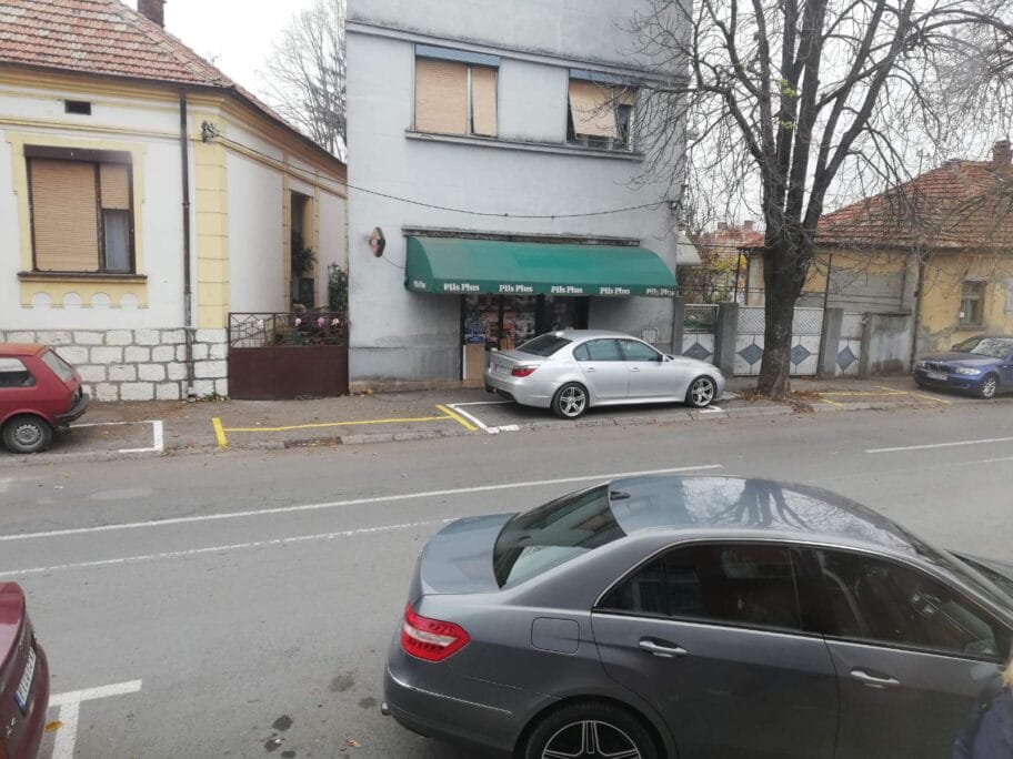 Građani se žale na parkiranje u Pirotu, u "Parking servisu" kažu - sve po rešenju 3 parkiranje foto citalac
