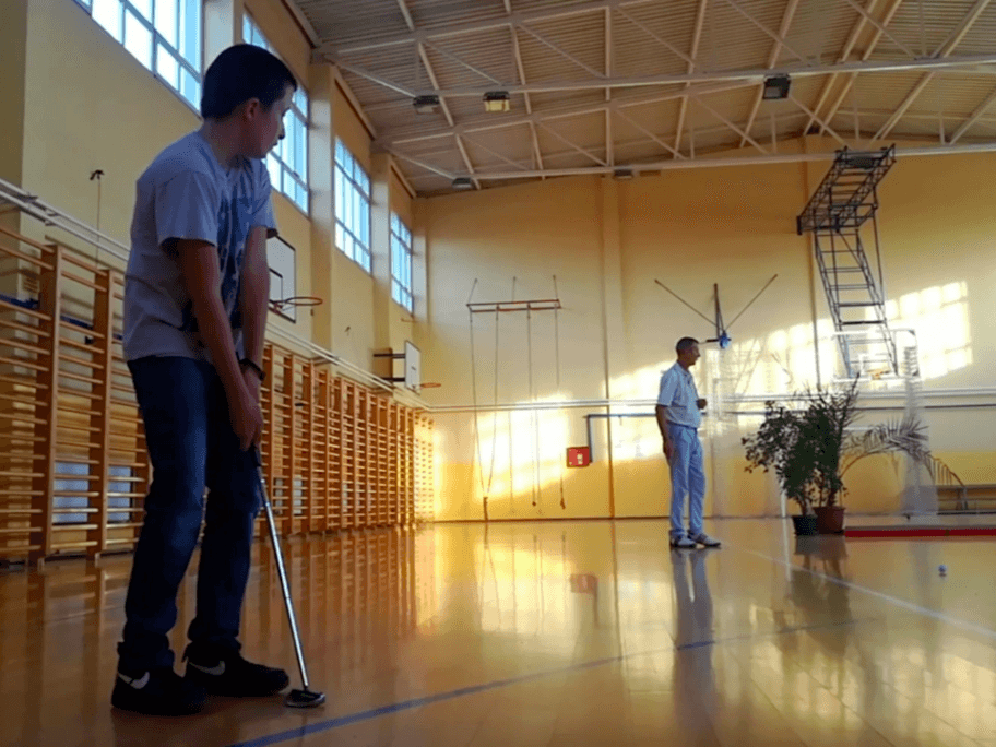 Golf u skoli Ivo Andric foto Juzne vesti