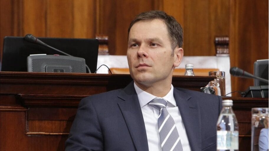 109821671 34350254 b