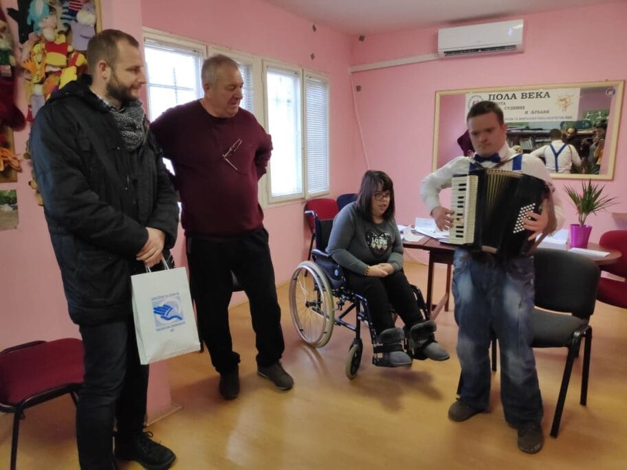 Danas je Dan ljudi sa invaliditetom - oni daju mnogo ljubavi i volju za životom 3 78862886 283085119294472 5830623498246029312 n