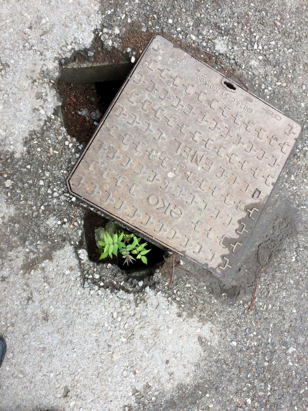 Rupa kod Caira oko šahta; foto: citalac-Prijavi problem