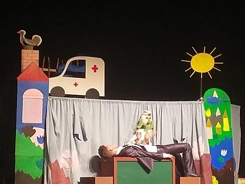 Predstava za decu u subotu u Medveđi 8 Predstava Guliver foto printskrin Amatersko pozoriste Janicije Popovic