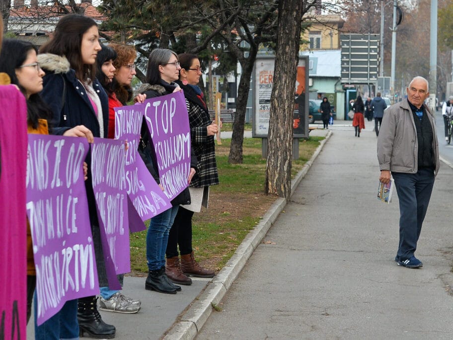 Još jedan skup podrške Mariji Lukić u Nišu - “Društvo smo koje toleriše nasilje” 14 parole 2 foto vanja keser