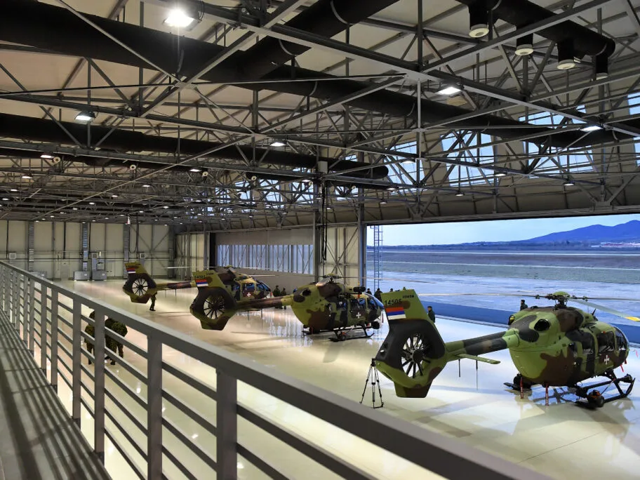 Novi helikopteri iz Francuske i Rusije “parkirani” na niškom aerodromu 5 hangar aerodrom foto MO