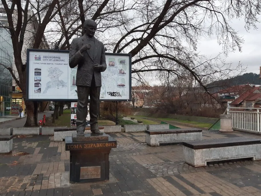 Spomenik Toma Zdravkovic decembar 2019 foto Bojana Stamenklovic