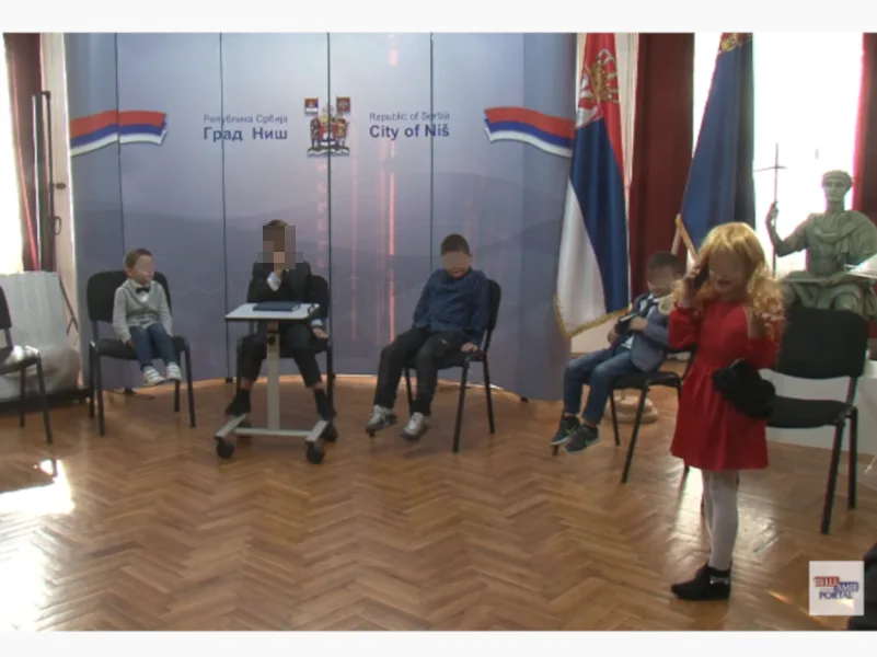 1280x0 Pcelica predstava foto printskrin Belami