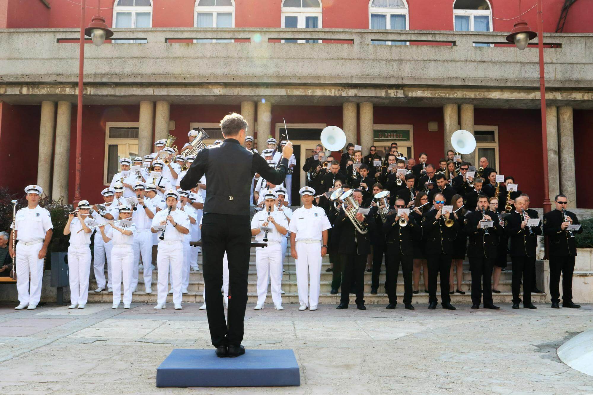 Tradicionalno se održava 3 dana