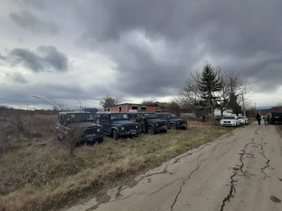 Nastavljena potraga za otmičarem iz Malče 20 policija potraga foto jt