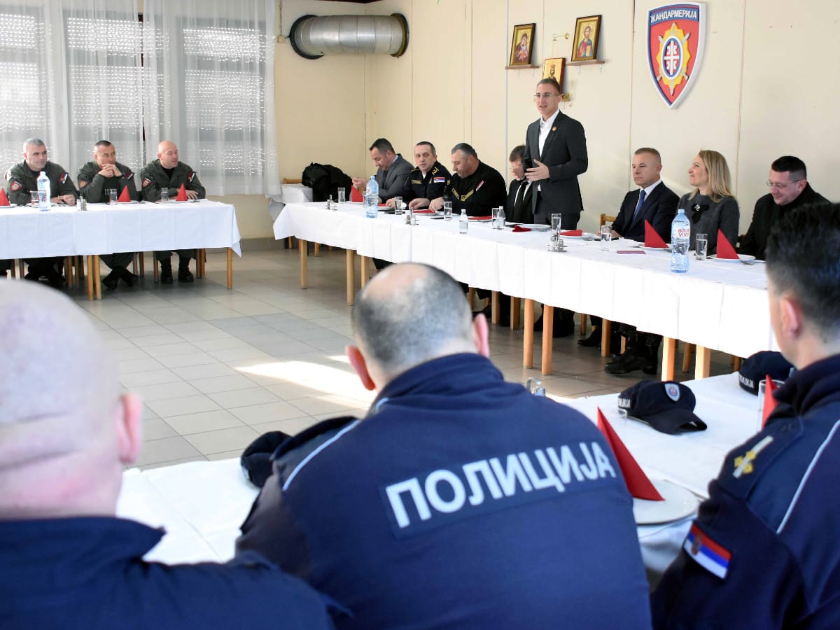 slika 1 policija dorucak foto MUP