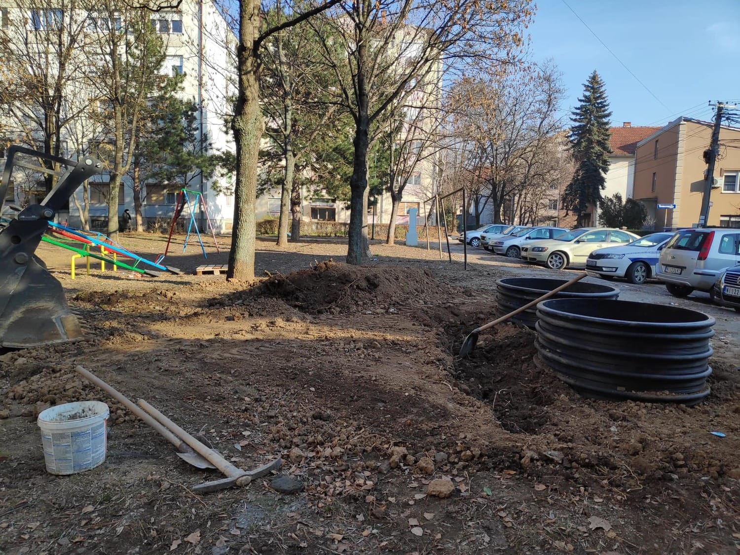 Podzemni kontejneri u decijem igralistu 3; foto: JV-J. A