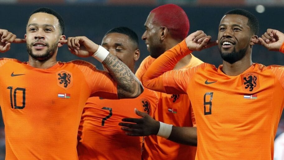 110469607 depay wijnaldum epa