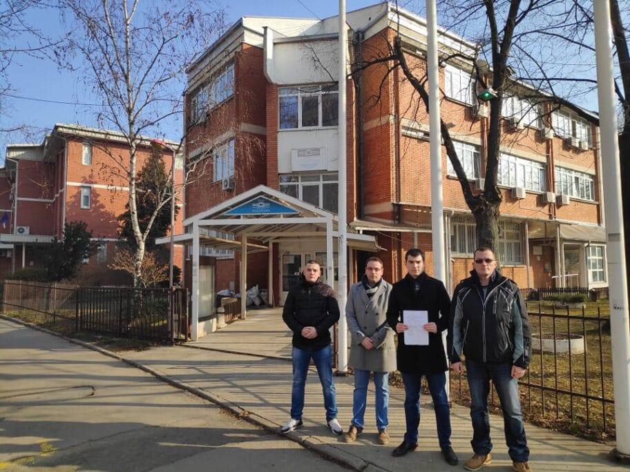 Klub mladih podneo pritužbu na rad Nebojše Kocića zbog partijskog zapošljavanja 1 klubmladih prituzba foto jv