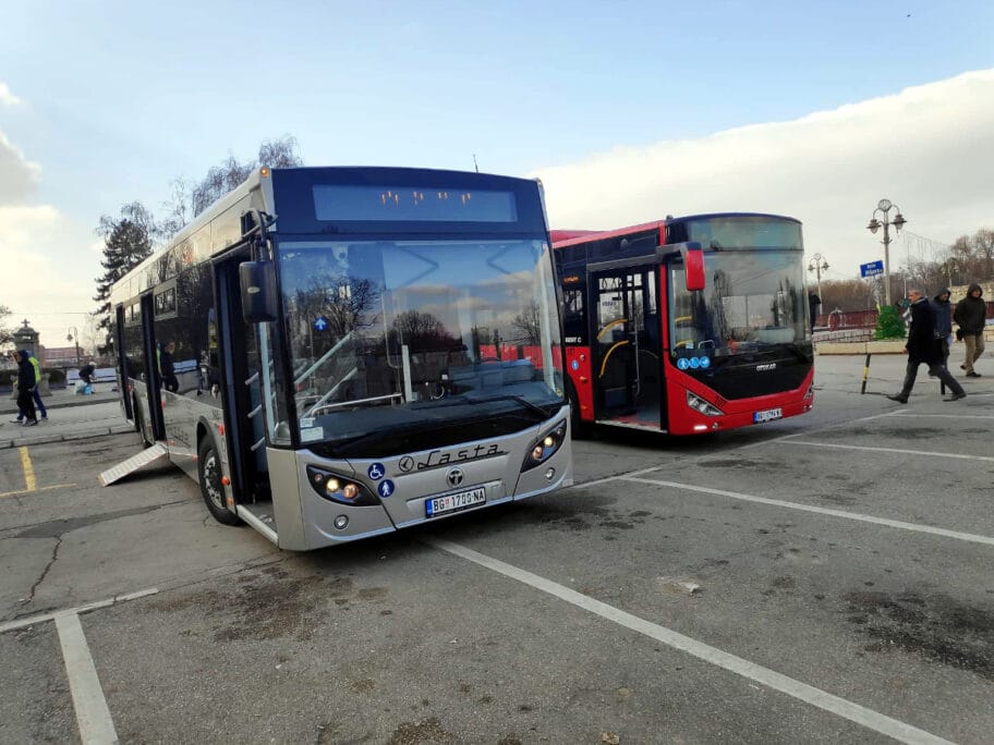 Ugovor potpisan: Novi-stari prevoznici od 1. februara voze Nišlije 16 prevoznici foto A S