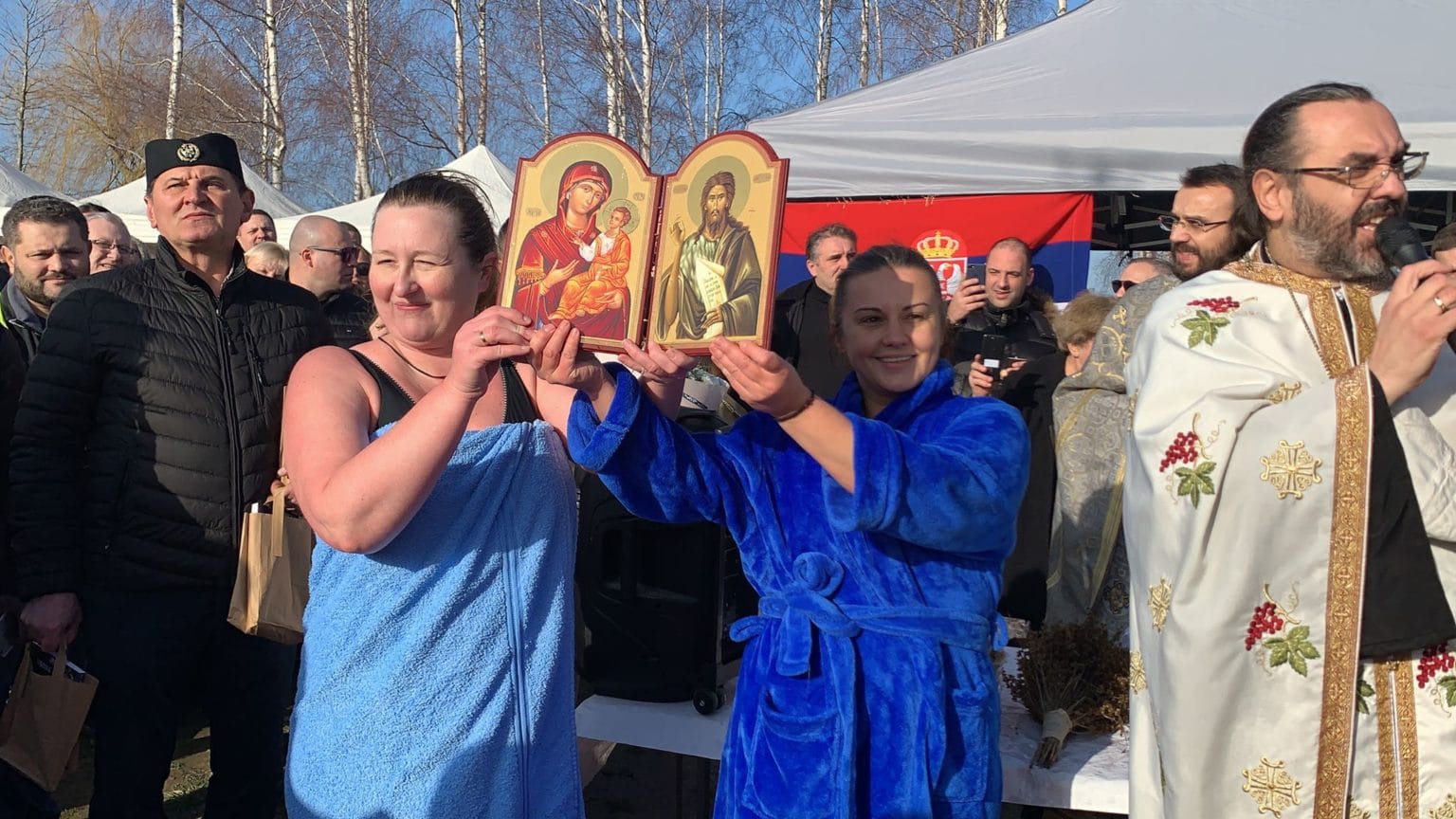 Plivanje za časni krst Bogojavljenje Pariz 2020 foto Udruženje Svi Srbi u Parizu2