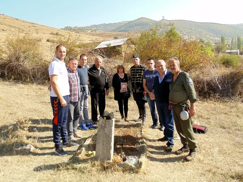 Potomci junaka Gvozdenog puka nakon 100 godina pronašli grob svog pretka 4 potomci