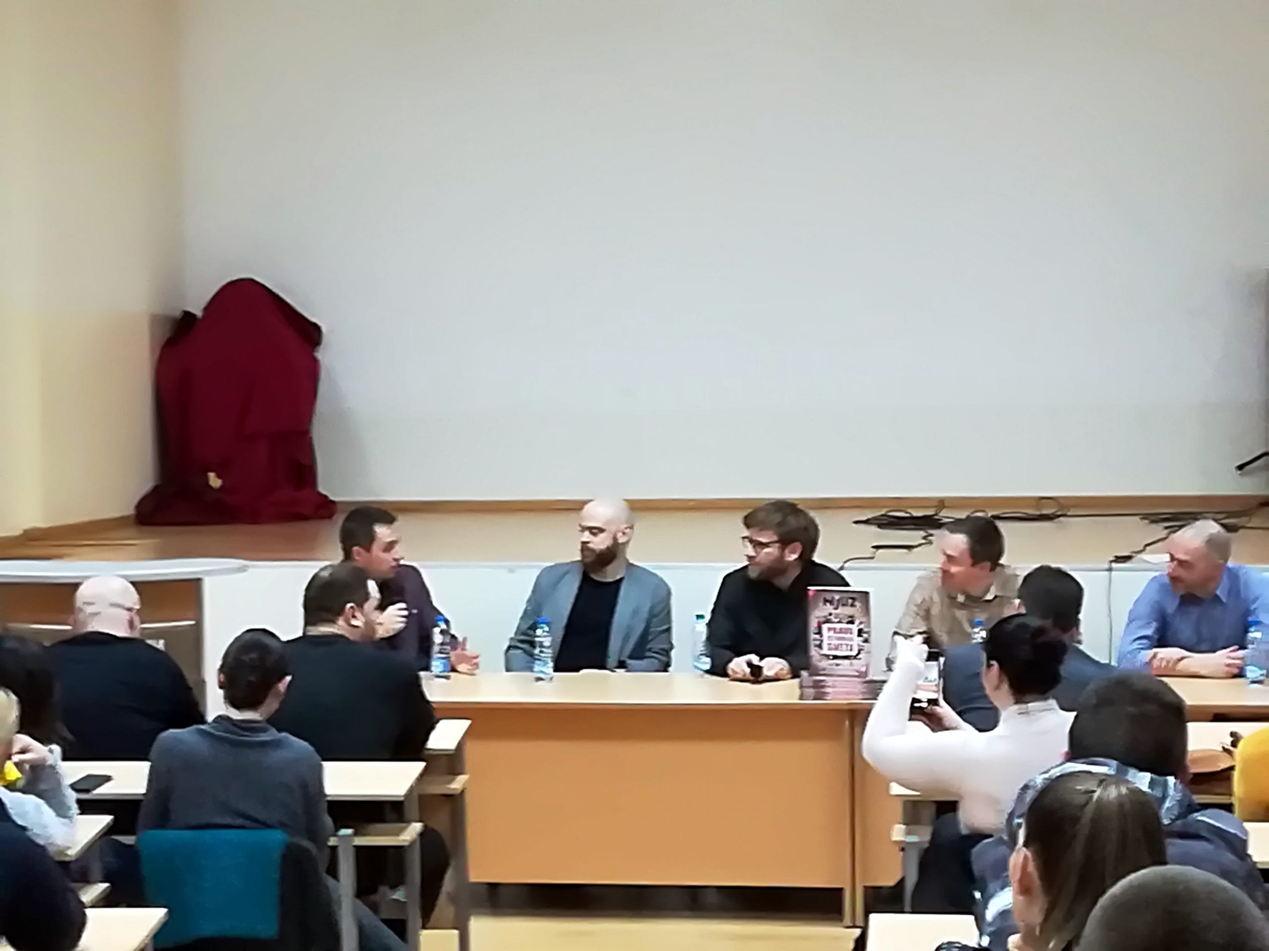 Tribina Njuz Filozofski fakultet Niš foto Južne vesti Milica Jovanović