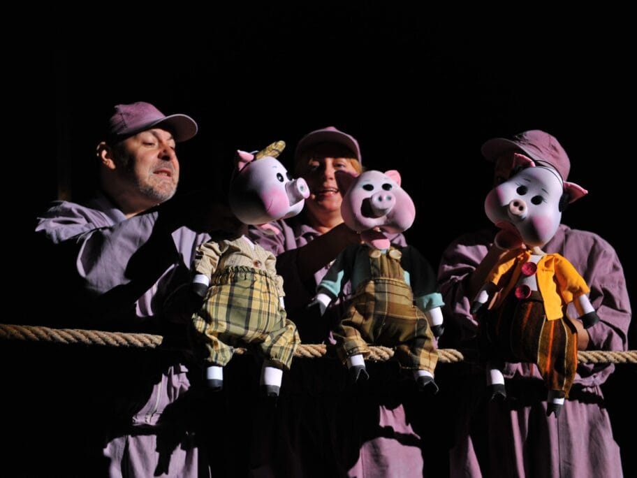 Tri praseta predstava foto Pozoriste lutaka Nis scaled