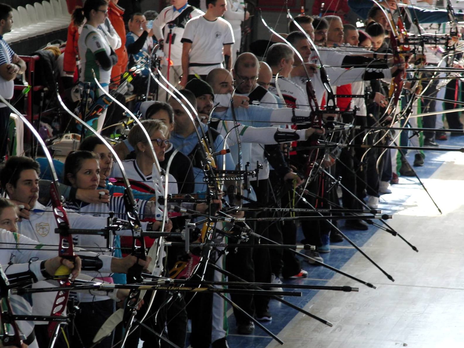 Turnir u streličarstvu premašio kapacitete "Mike Antić", nadaju se pomoći Grada sledeće godine 1 Strelicari Memorijal Mihailo Colovic Cole strelicarstvo Mika Antic februar 2020 foto SK Nis