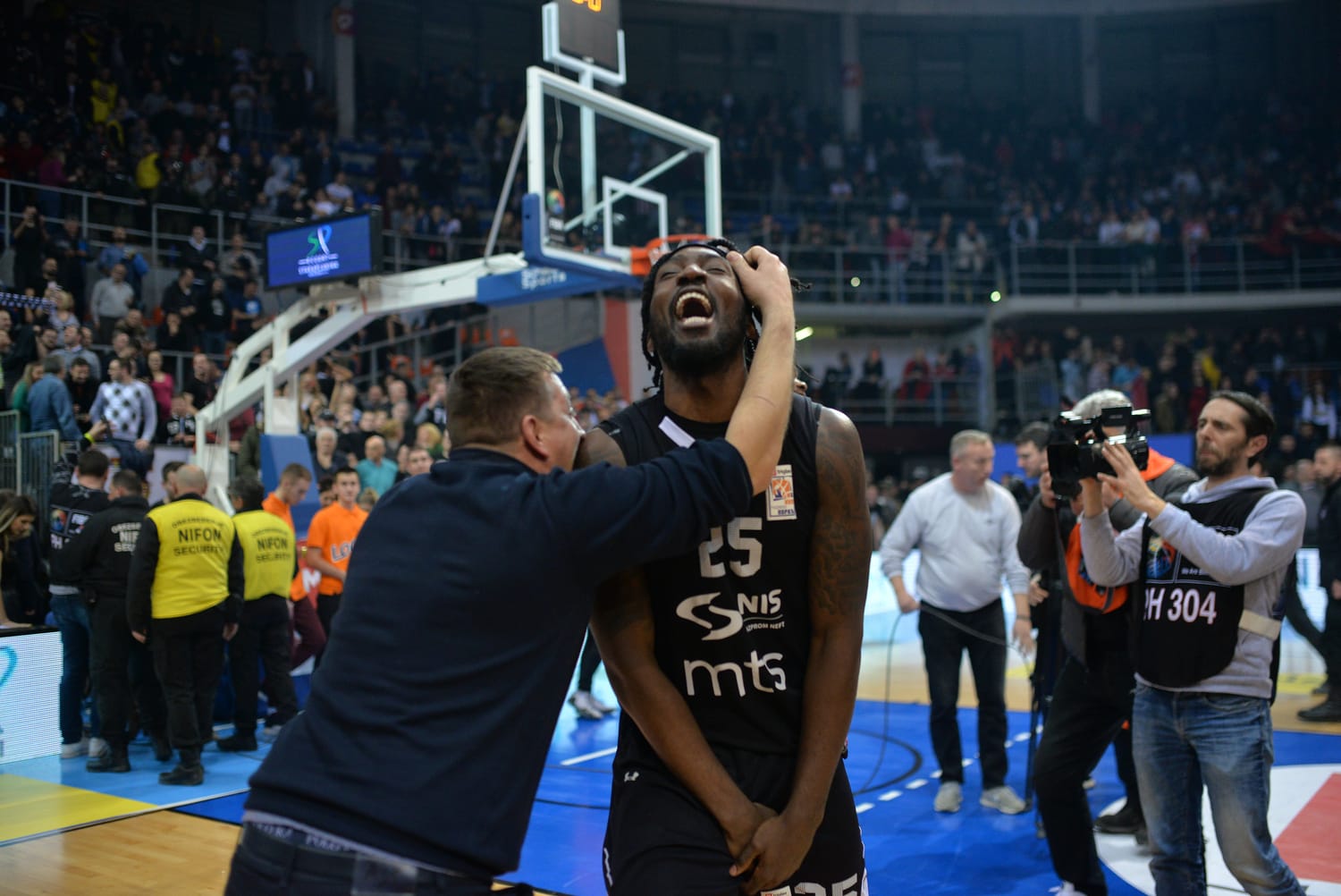 PARTIZAN ZVEZDA KUP KORACA 4 slavlje