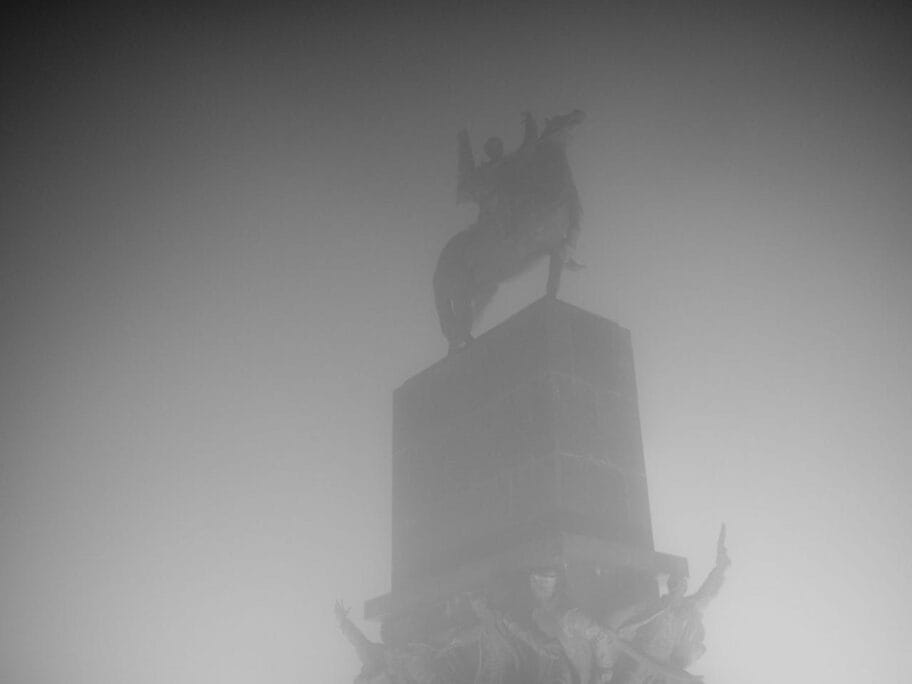 Konj u magli foto Juzne vesti Vanja Keser