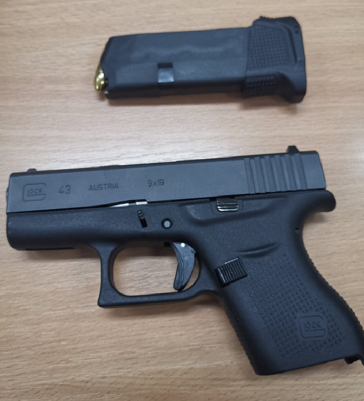 pistolj foto Uprava carina