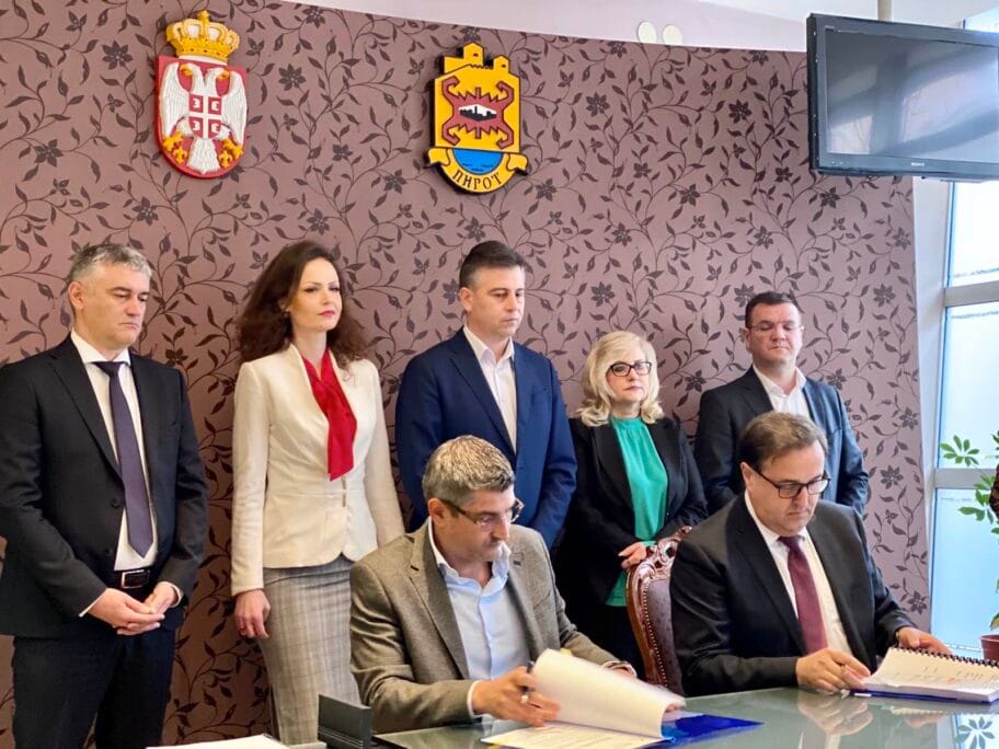 Godinu i po dana za sanaciju oko 70 km lokalnih puteva oko istočnog kraka Koridora 10 14 Ugovor putevi foto Koridori Srbije