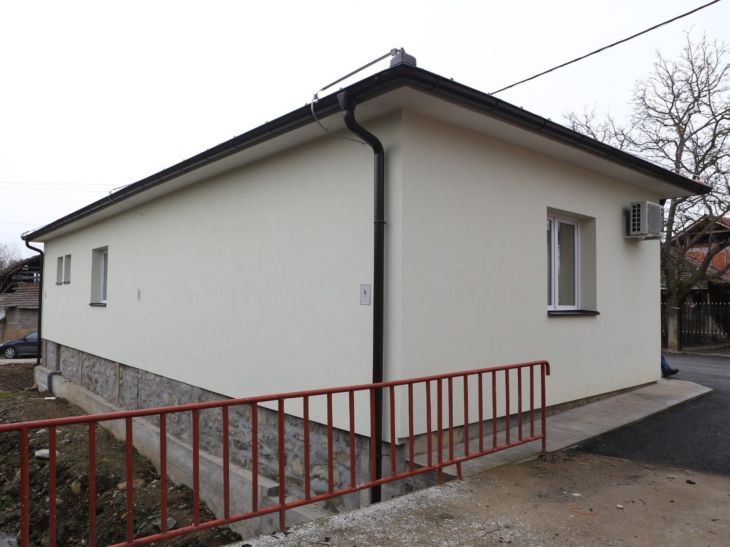 Zadruzni dom Dugojnica 3 foto EU PRO