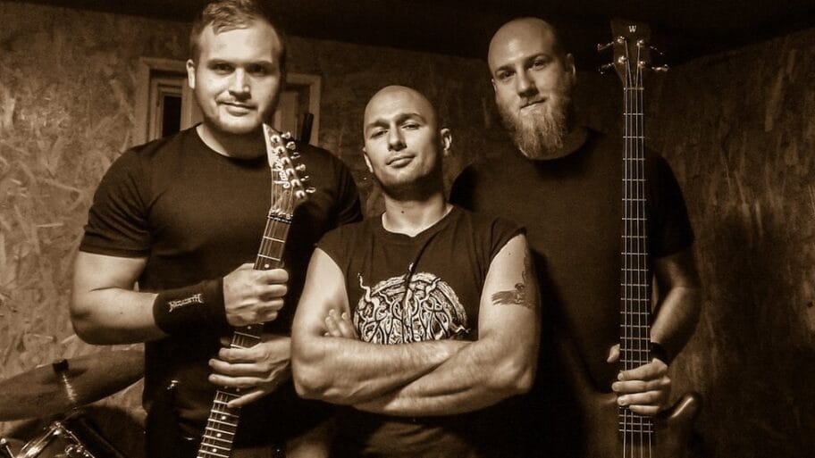 110062279 bandphoto2