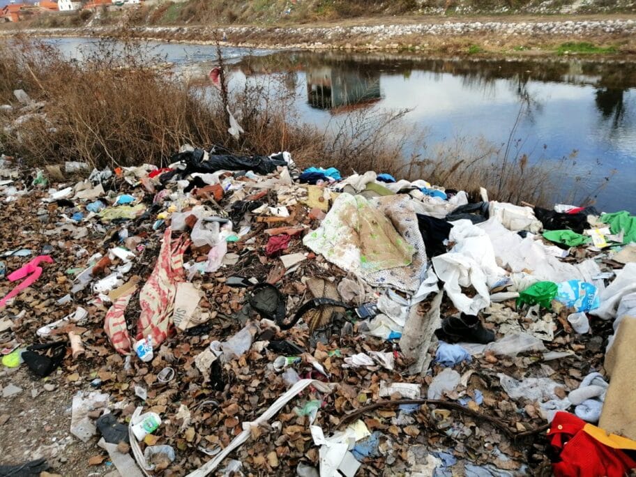 Smece obala Nisave mart 2020 foto M M