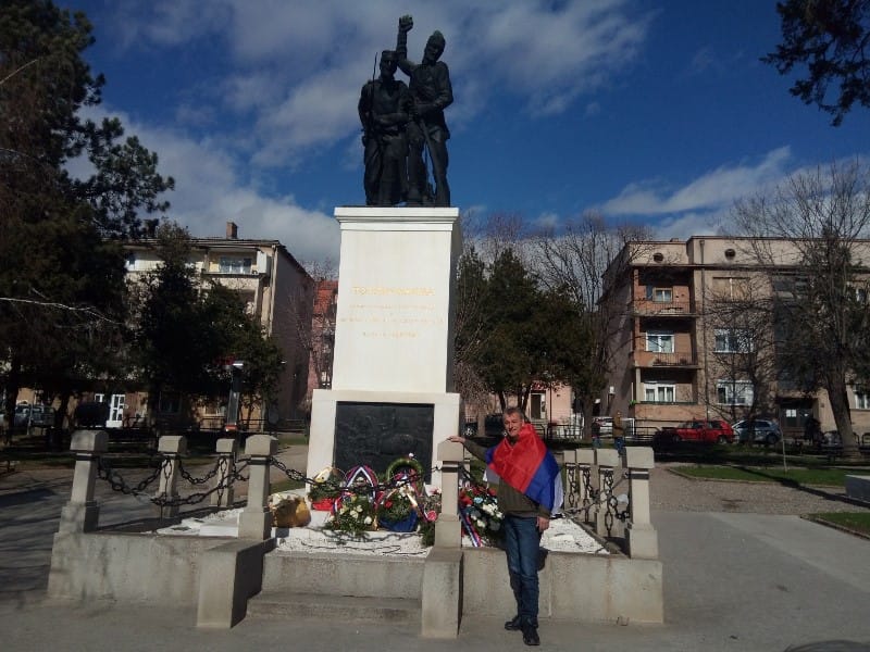 dobrasinovic ispred trga toplickih junaka