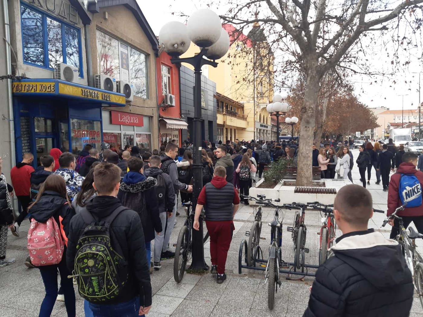 88096093_541054926528391_6906890960584572928_n