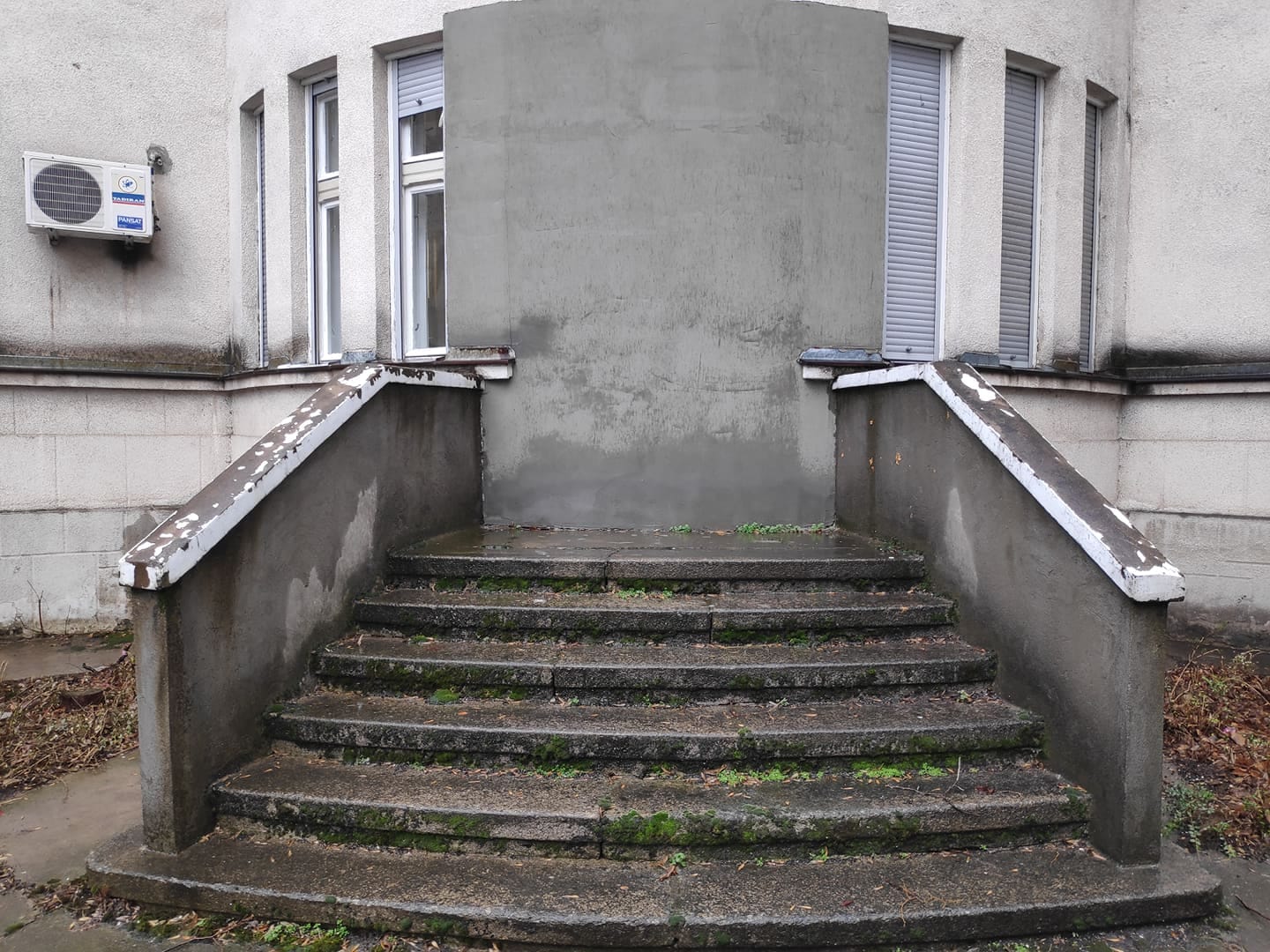 dekanat-zabetoniran2-foto-jv-zirojevic