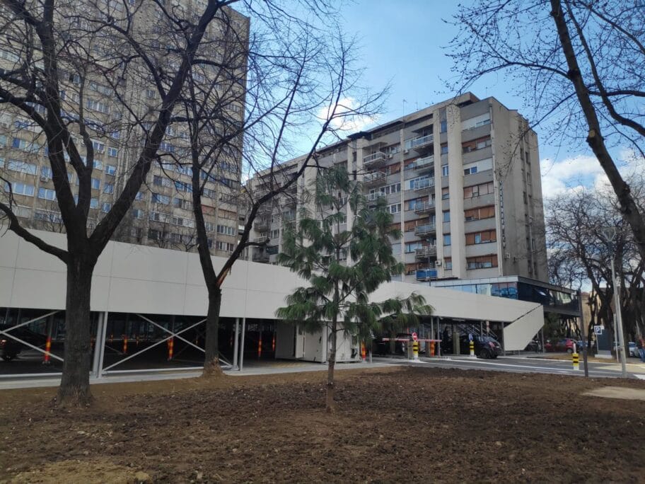 Počelo parkiranje u garaži na Sinđelićevom trgu, nadležni tvrde da su ispunili želje stanara 19 Garaza Sindjelicev trg13 foto JV J A