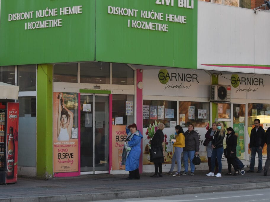 Javna preduzeća rade uz preporuke, premijerka kaže da su se velike firme organizovale 13 VVV 0606