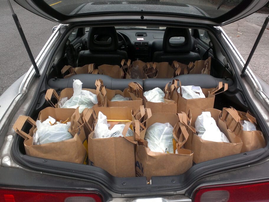 Namirnice u gepeku ilustracija foto Flickr Joe Goldberg