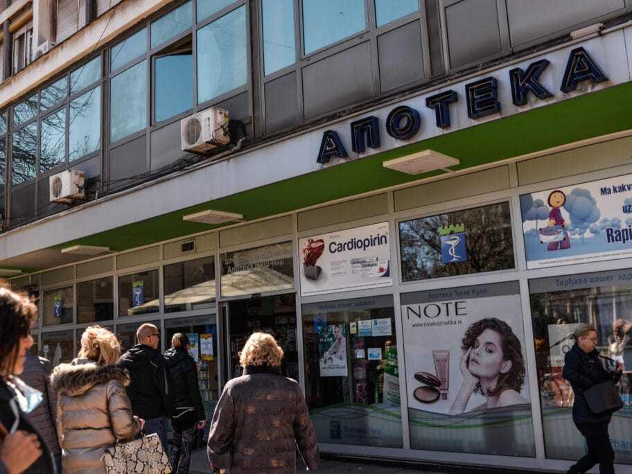 Na jugu Srbije nestašica zaštitnih maski, naručeno 5 miliona od Kineza, pravi ih i vojska 11 VAK 4194