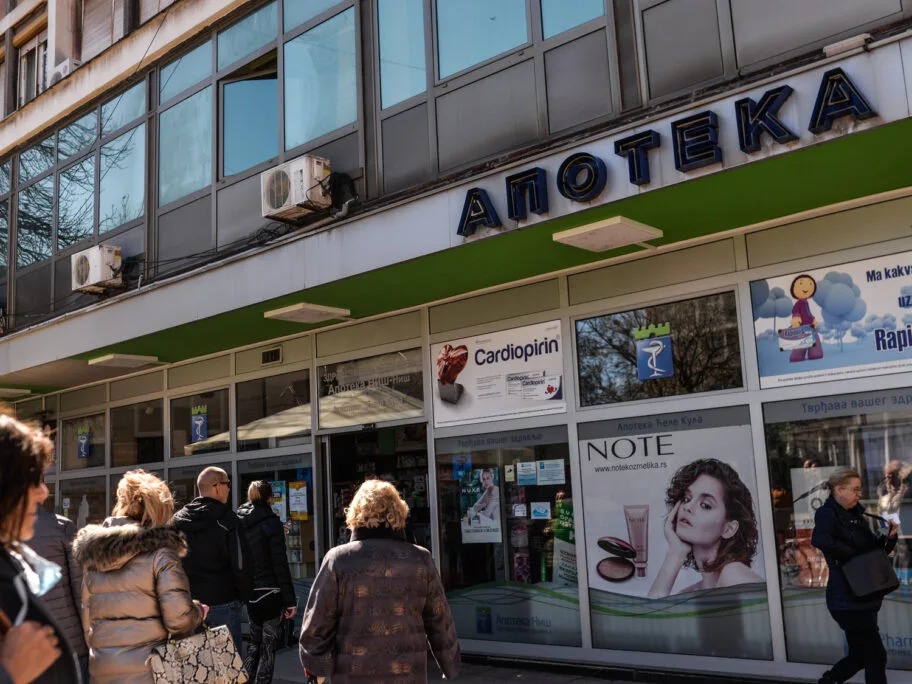 Na jugu Srbije nestašica zaštitnih maski, naručeno 5 miliona od Kineza, pravi ih i vojska 13 VAK 4194